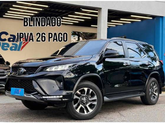 TOYOTA HILUX SW4 2.8 D-4D TURBO DIESEL DIAMOND 7L 4X4 AUTOMÁTICO